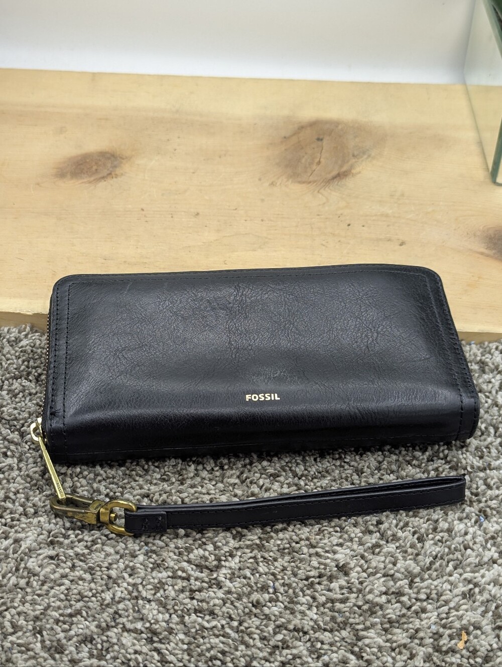 Fossil Logan Black Leather Zip Around Wallet Card Holder Phone Case Wristlet